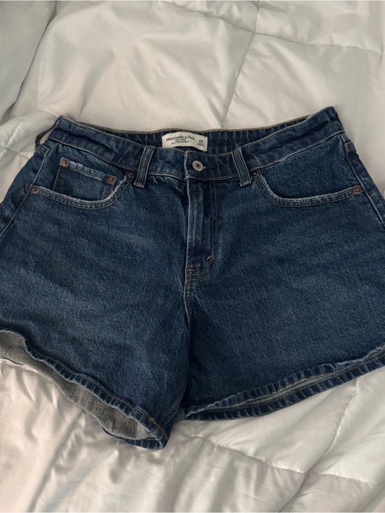 Abercrombie & Fitch Pants - Abercrombie curve love shorts!